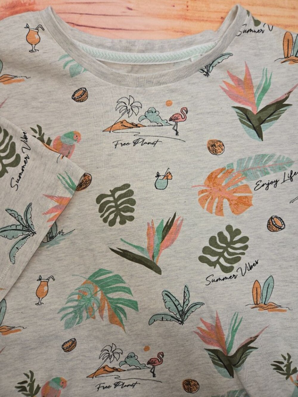 Lost In Paradise Free Planet Tropical Print T-Shirt Large Summer Vibes Style